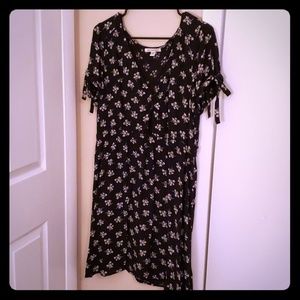 American Eagle Dress with Knot Key Hole, Black